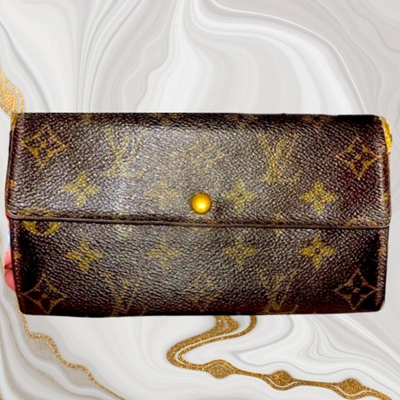 Louis Vuitton Handbags - Preloved Louis Vuitton Monogram Sarah Wallet
